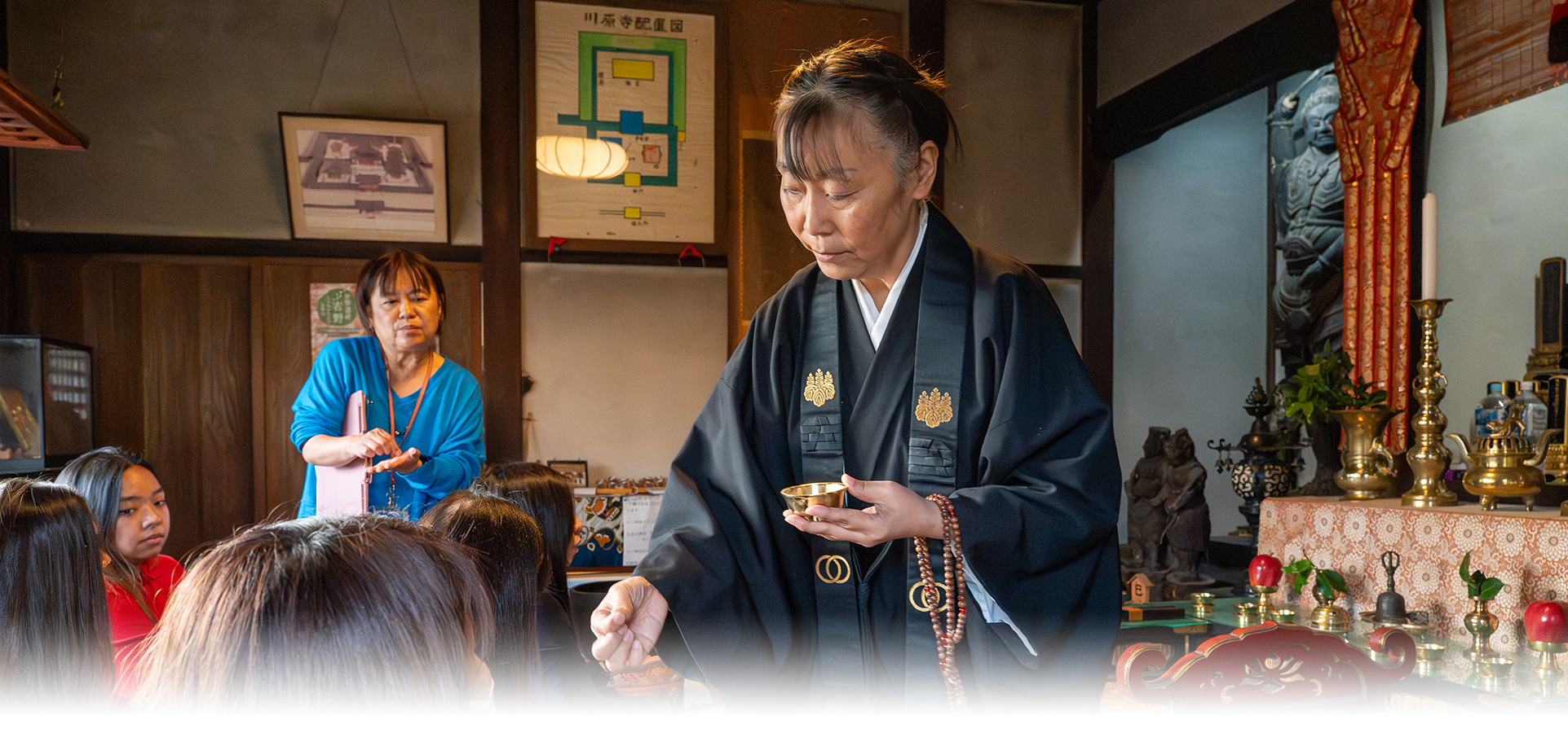 1700年続く歴史ある神社の女性神職との交流と正式参拝