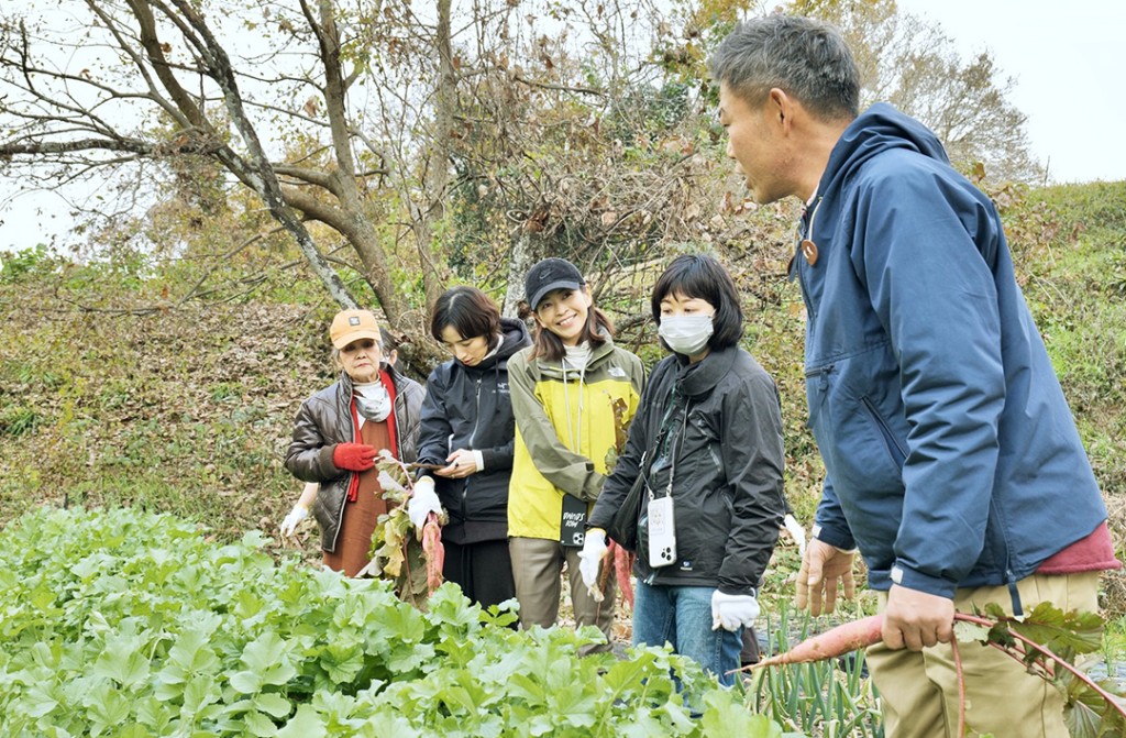 明日香村でオーガニック野菜収穫とやまと薬膳料理体験