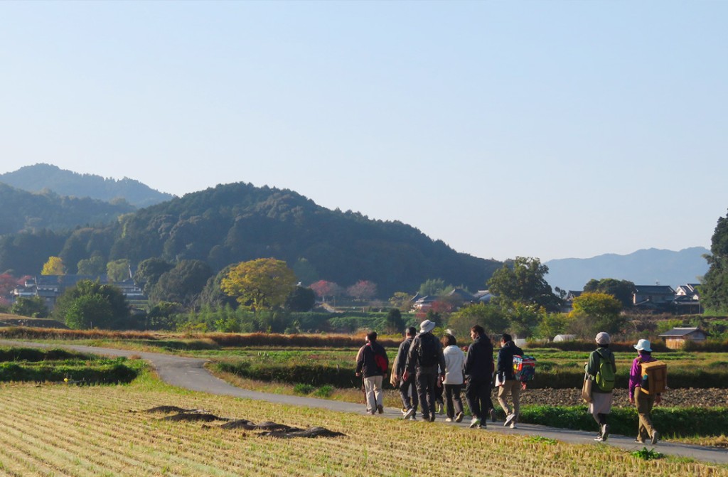 明日香村で朝景色トレッキングツアー