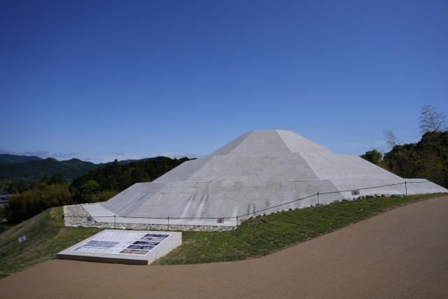 奈良県明日香村の牽牛子塚古墳