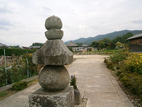 明日香村の蘇我入鹿首塚