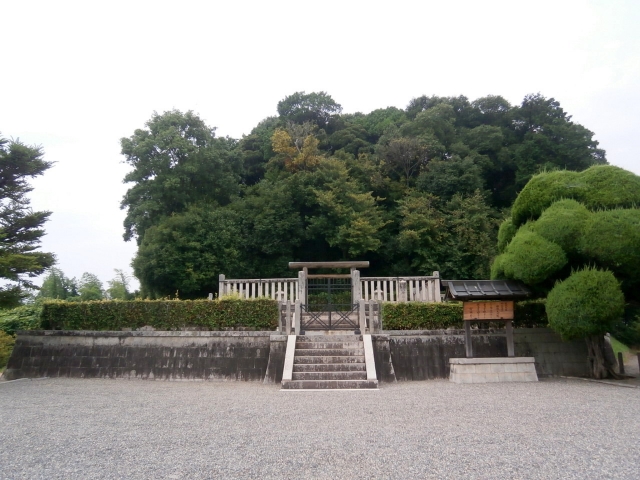 明日香村の天武・持統天皇陵