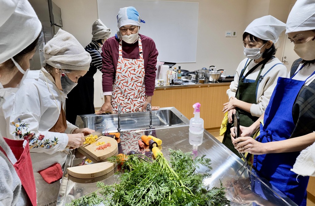 明日香村でオーガニック野菜収穫とやまと薬膳料理体験