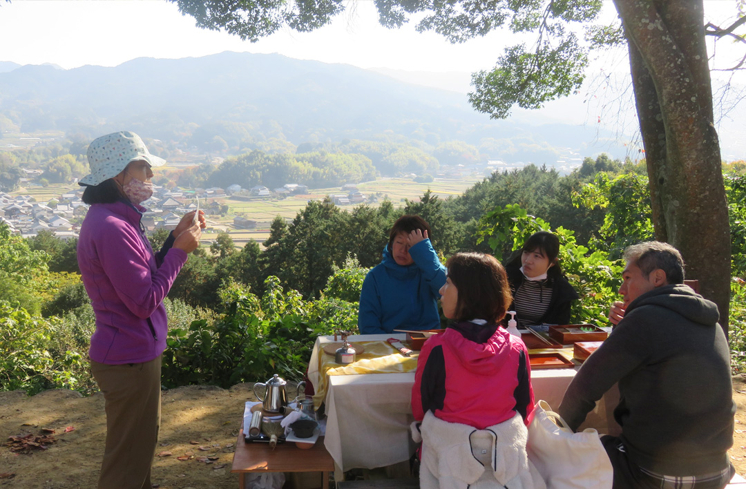 明日香村で朝景色トレッキングツアー