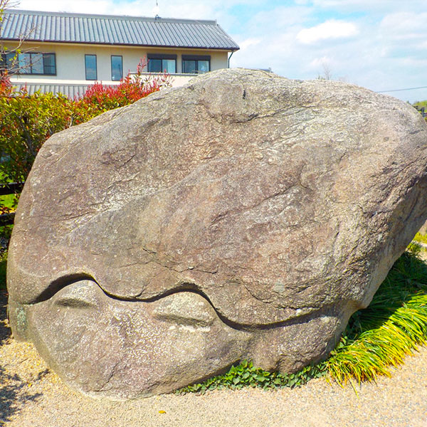 奈良県明日香村の亀石