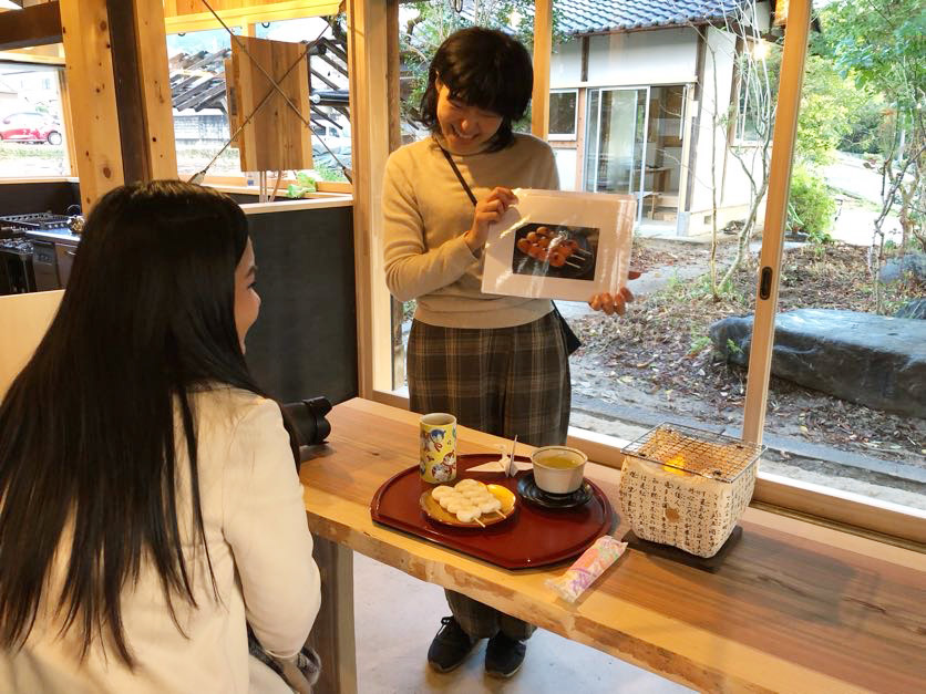 Experience making soy sauce at a soy sauce brewery that has been in operation for 100 years in Asuka Village. Make your own MY soy sauce