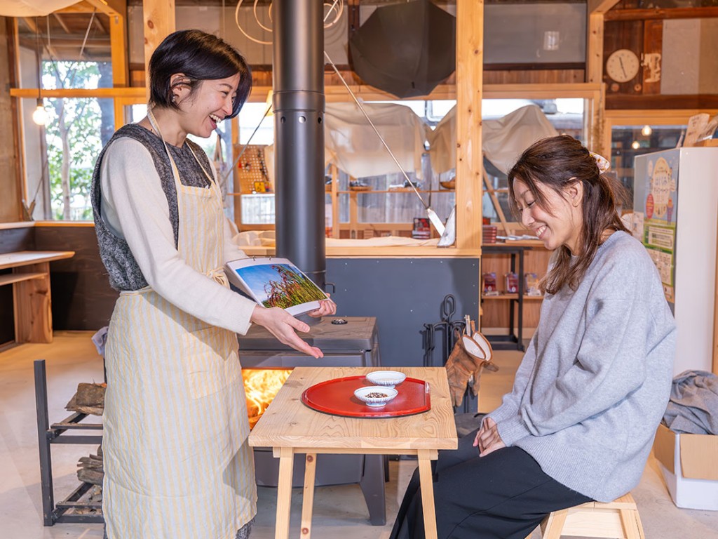 明日香村の古代米の絶品焼きおにぎり体験