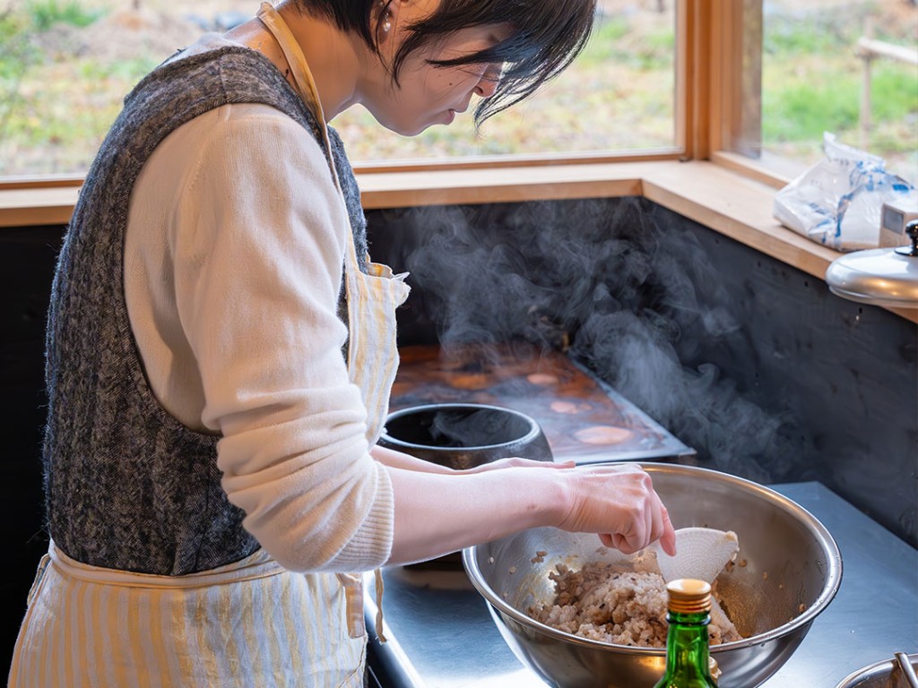 奈良県明日香村の古代米の絶品焼きおにぎり体験